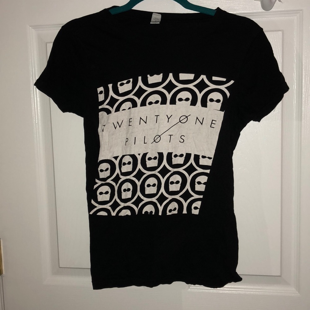 Twenty one pilots shirt